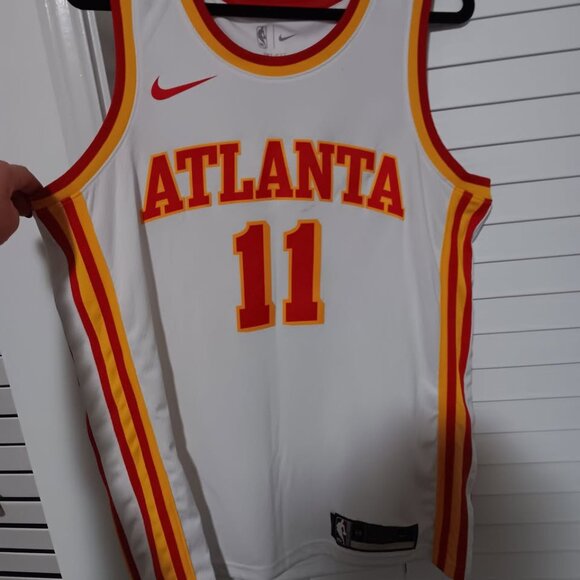 Signed NIKE SWINGMAN NBA ATL HAWKS Trae Young Jersey SIZE L - Picture 5 of 5